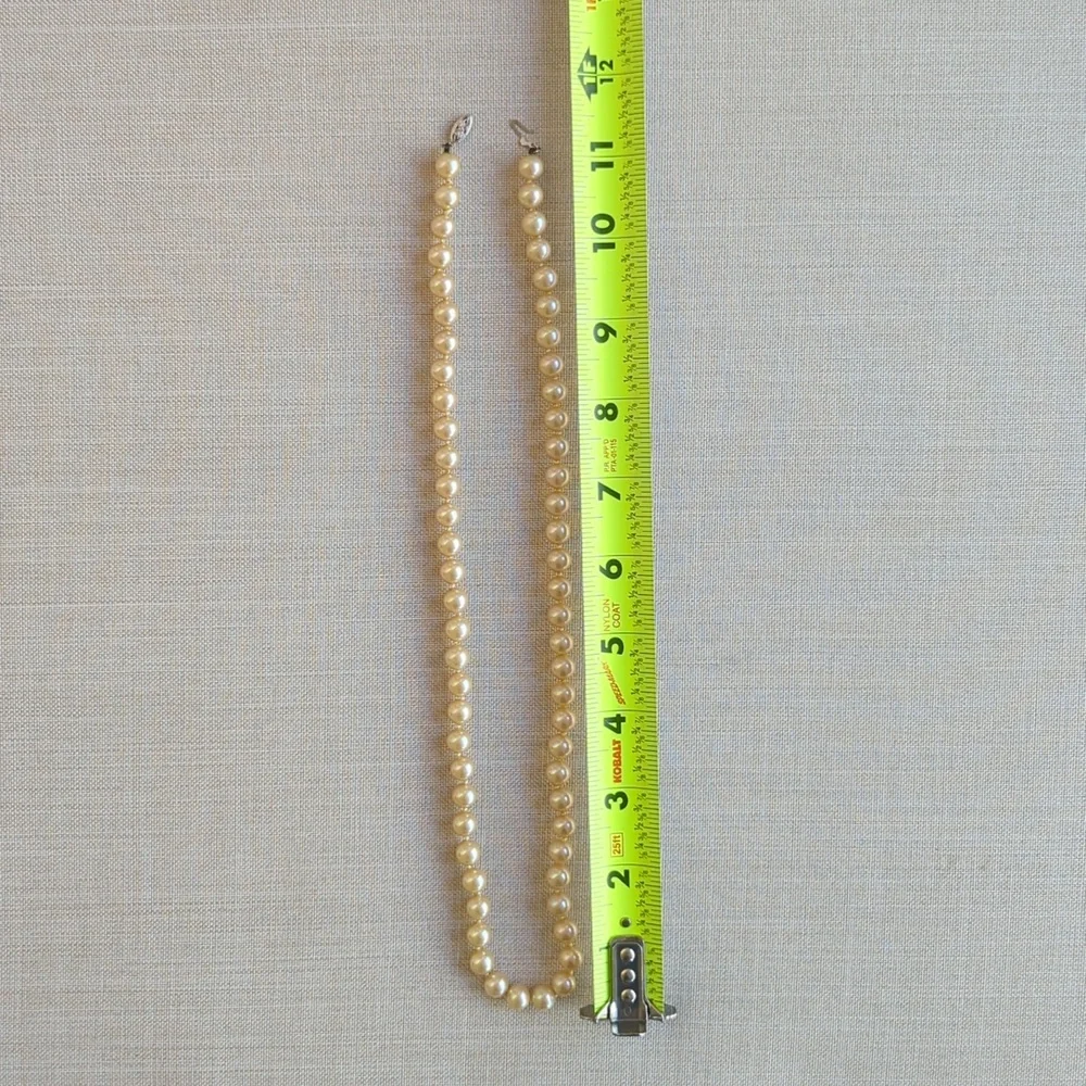 Vintage Trifari Pearl Necklace - Single Strand Knotted - Original Box - Picture 6 of 6